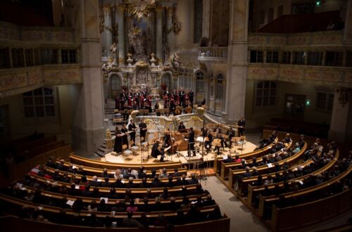 Dresdner Kammerchor und Hans-Christoph Rademann in der Frauenkirche